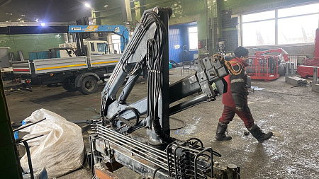 КМУ HIAB 2700