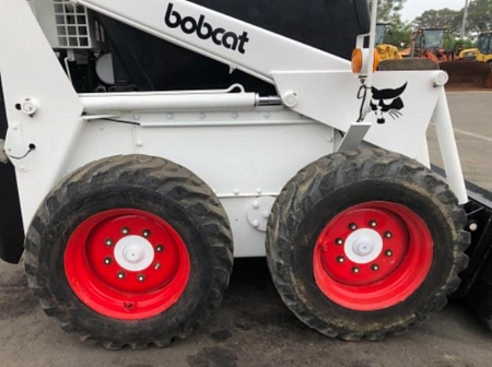 Фронтальный колесный погрузчик BOBCAT 725 по цене 930000 руб на Урал-КМУ