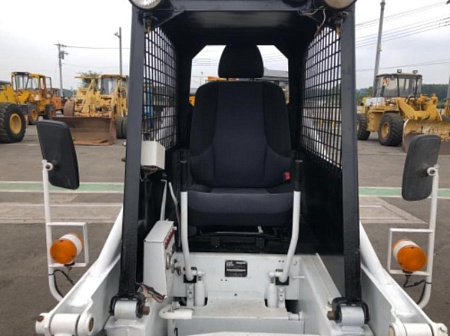 Фронтальный колесный погрузчик BOBCAT 725 по цене 930000 руб на Урал-КМУ