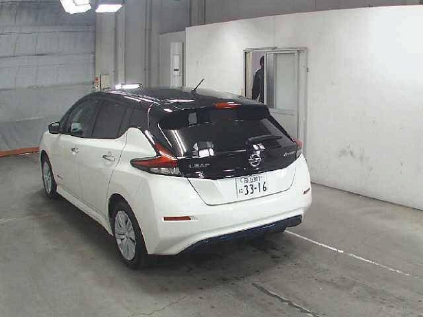 nissan_leaf_ZE1