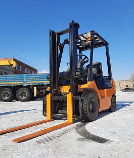 Купить Вилочный погрузчик TOYOTA 7FD18 по цене 800000 руб