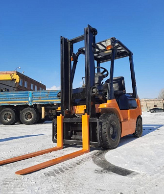 Купить Вилочный погрузчик TOYOTA 7FD18 по цене 800000 руб