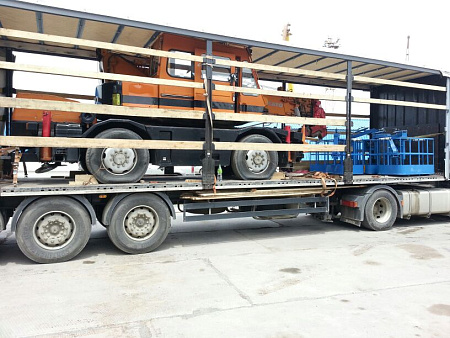 Самоходный кран KATO KR10H по цене 2800000 руб на Урал-КМУ
