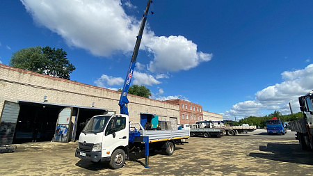 Манипулятор HINO 300 2012 г.в. с КМУ MAEDA MC384USGX по цене 2400000 руб на Урал-КМУ