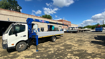 Манипулятор HINO 300 2012 г.в. с КМУ MAEDA MC384USGX по цене 2400000 руб на Урал-КМУ